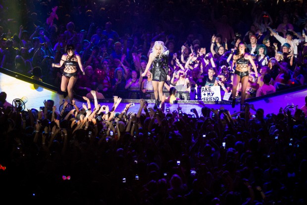 Леди Гага на концерте Born This Way