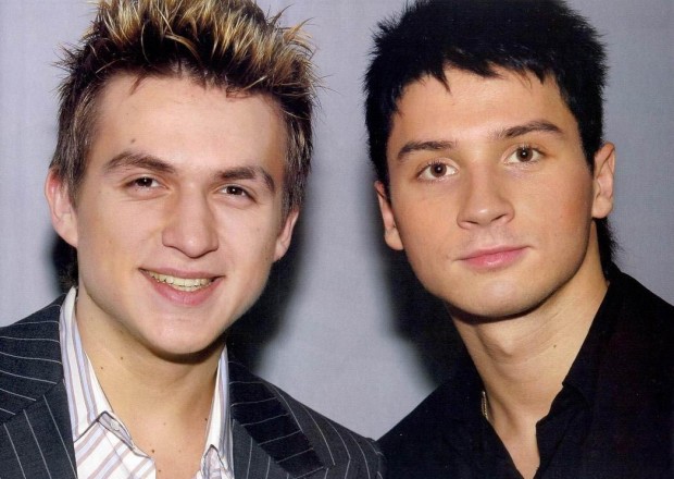 Сергей Лазарев и Влад Топалов - бывшие партнеры по группе "Smash". После распада группы Сергей добился куда большего успеха, чем Влад