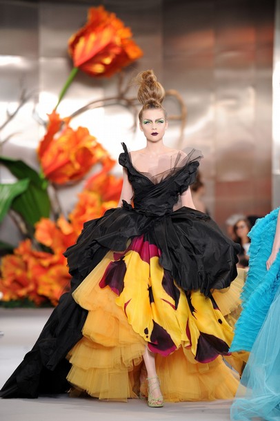 Коллекция Christian Dior haute couture осень-зима 2010-11 от Джона Гальяно на неделе моды в Париже