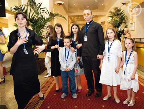 Иван Охлобыстин с семьей
