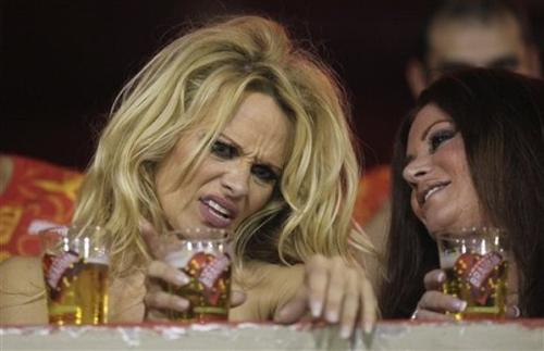 Памела Андерсон / Pamela Anderson на карнавале в Рио-де-Жанейро, Бразилия