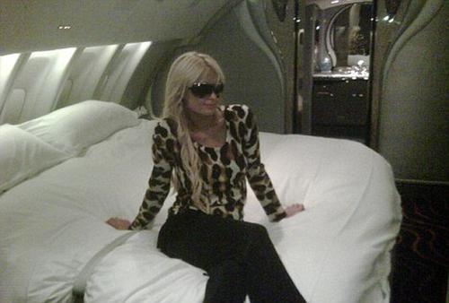 Пэрис Хилтон / Paris Hilton в лайнере Boeing 747 