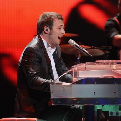 тальянский артист Рафаэль Гуалацци занял второе место на "Евровидении-2011"
