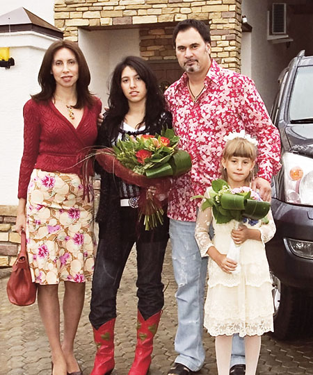 Валерий Меладзе с семьей