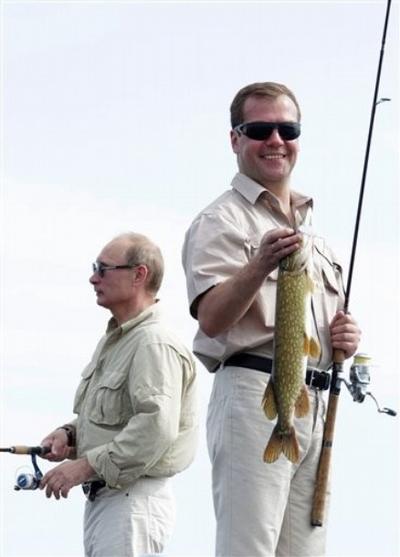 Дмитрий Медведев и Владимир Путин на рыбалке на Волге