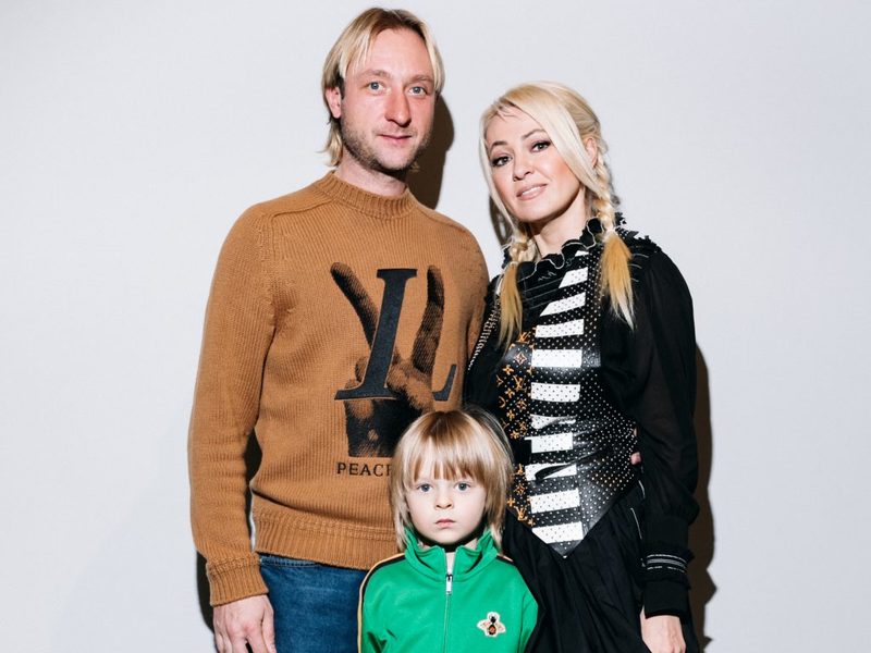 Евгений Плющенко с семьёй